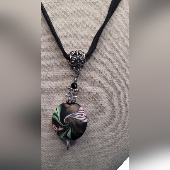 Swirl Bead Necklace - Picture 6 of 9